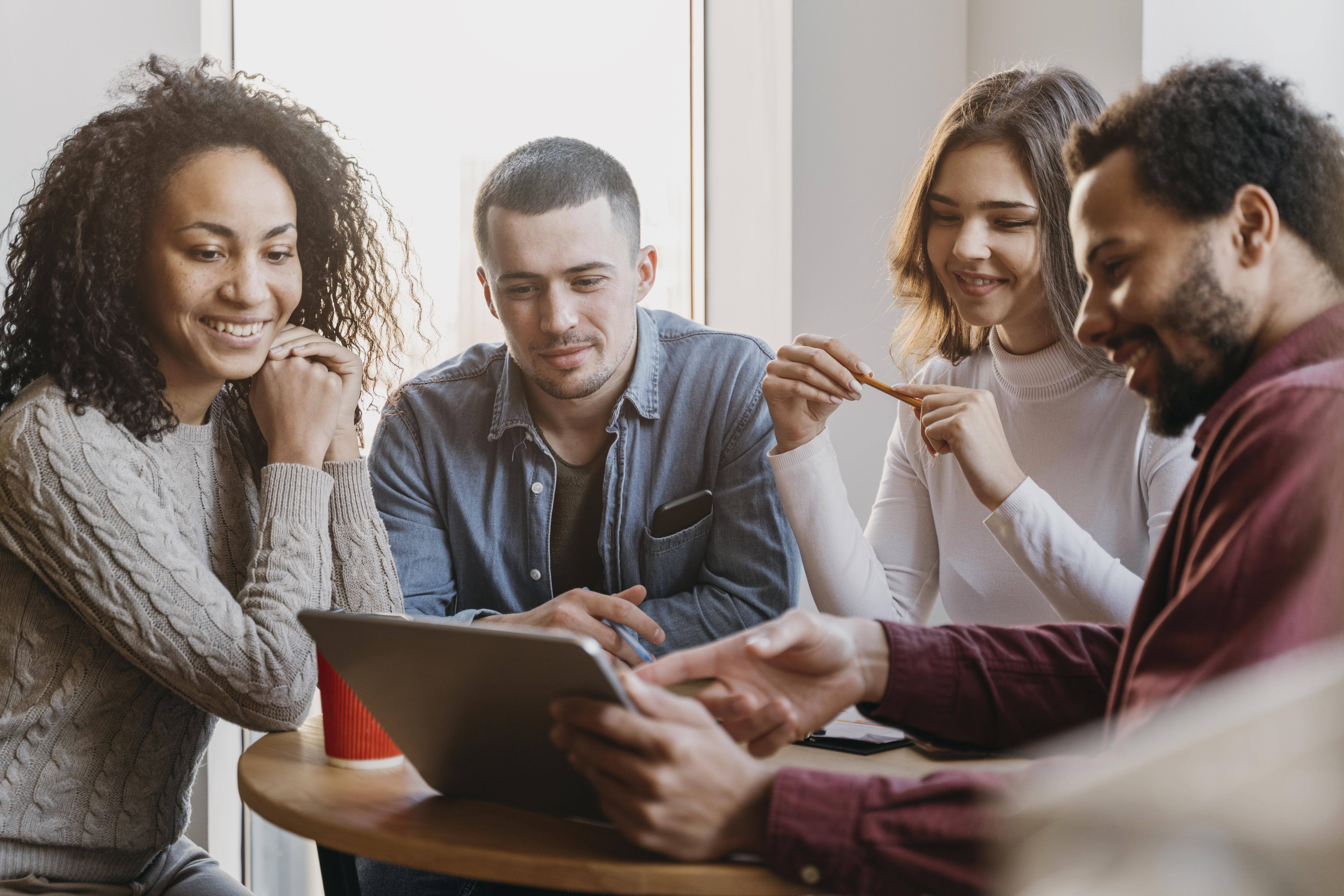 teamwork-meeting-with-business-people